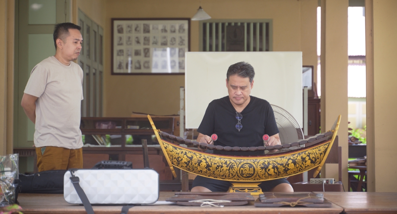 ภาพเบื้องหลังการเลือกเครื่องดนตรี