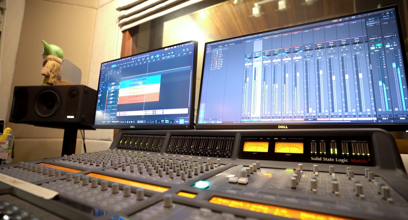 ภาพเบื้องหลังการทำงานของฝ่ายบันทึกเสียง