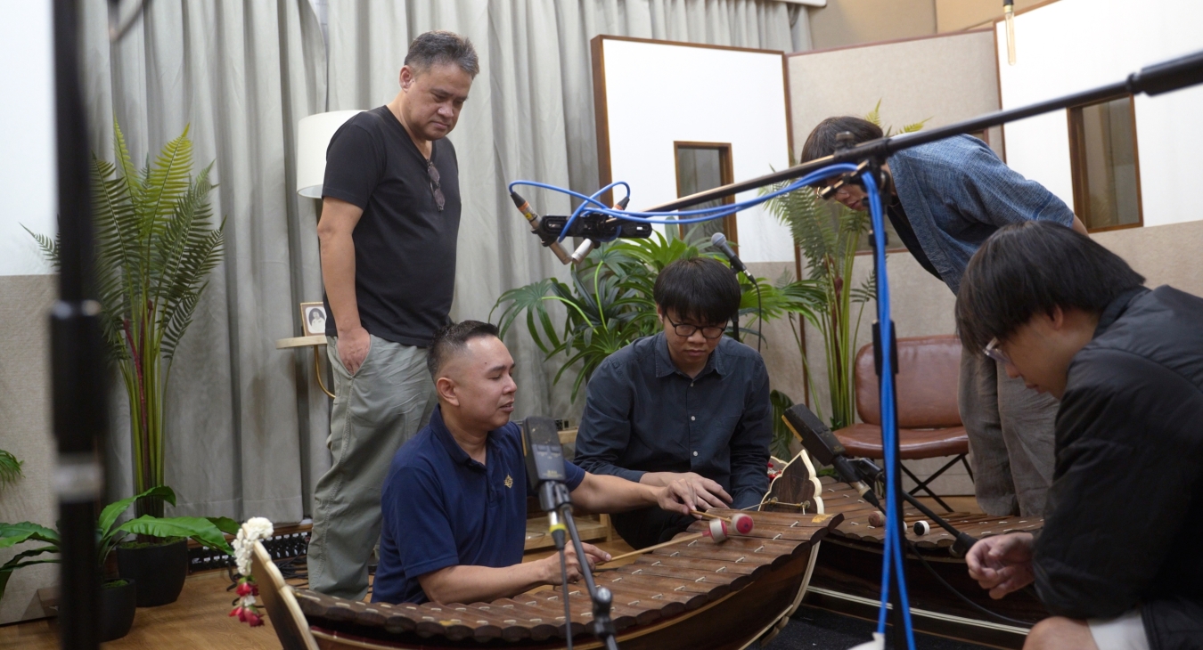 ภาพเบื้องหลังการทำงานของฝ่ายบันทึกเสียง