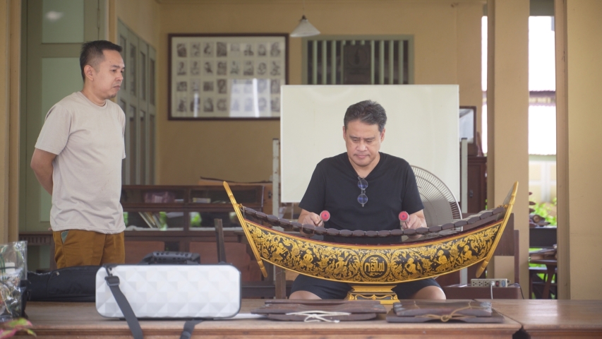 ภาพเบื้องหลังการเลือกเครื่องดนตรี