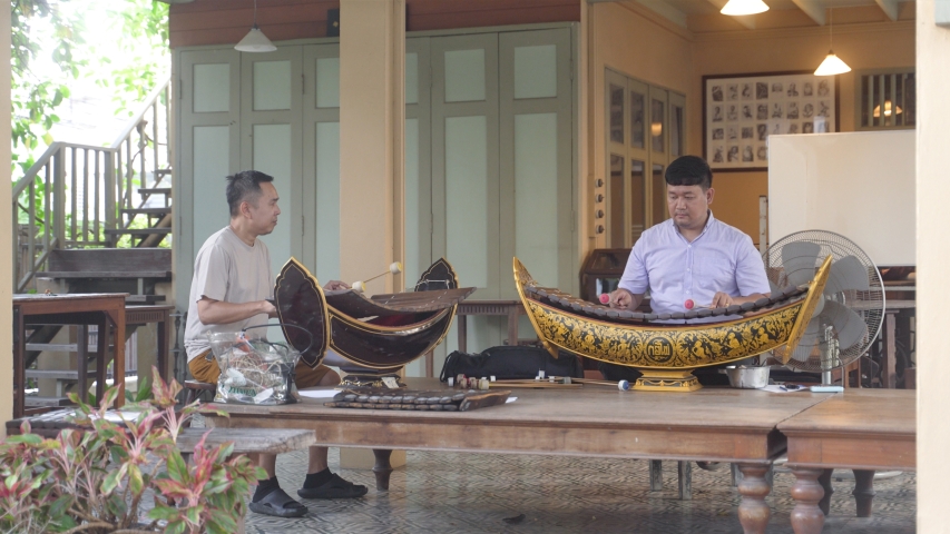 ภาพเบื้องหลังการเลือกเครื่องดนตรี