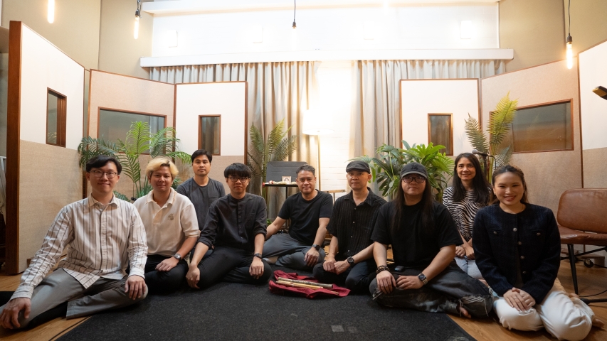 ภาพเบื้องหลังการทำงานของฝ่ายบันทึกเสียง