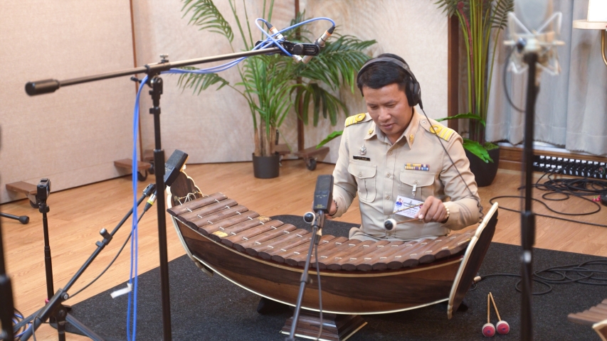 ภาพเบื้องหลังการทำงานของฝ่ายบันทึกเสียง